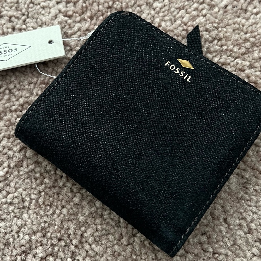Fossil wallet